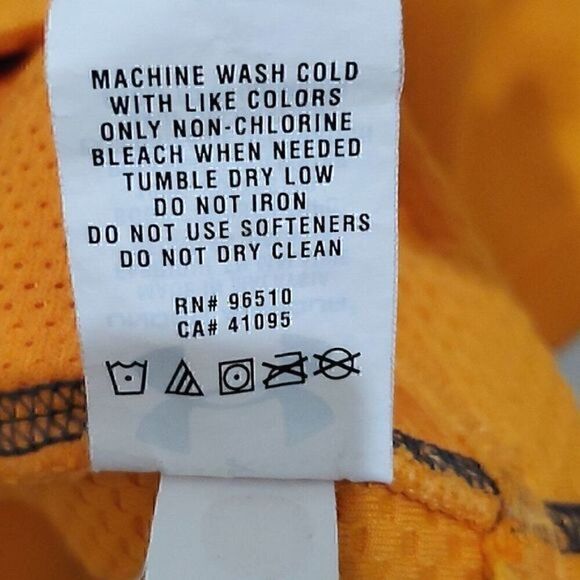 Under Armour Orange Long Sleeve Zip Up  Pull Over  Shirt M - Picture 9 of 9